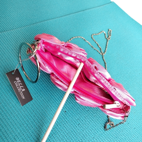 NWT Bella Collection Pink Roses Crossbody Clutch Chain Strap Small - Picture 9 of 10